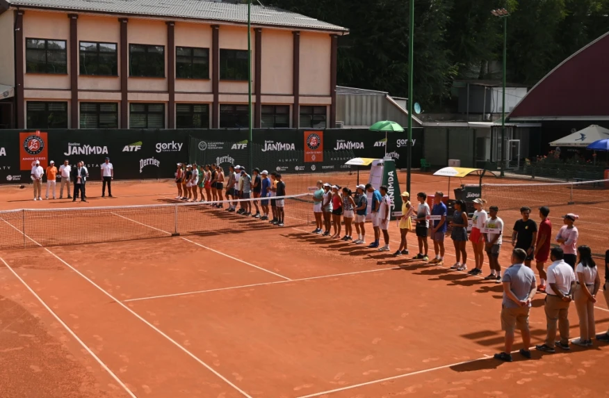 Легендарный Roland-Garros теперь в Казахстане. Gorky Tennis Park — официальный клуб Roland Garros Легендарный Roland-Garros теперь в Казахстане. Gorky Tennis Park — официальный клуб Roland Garros