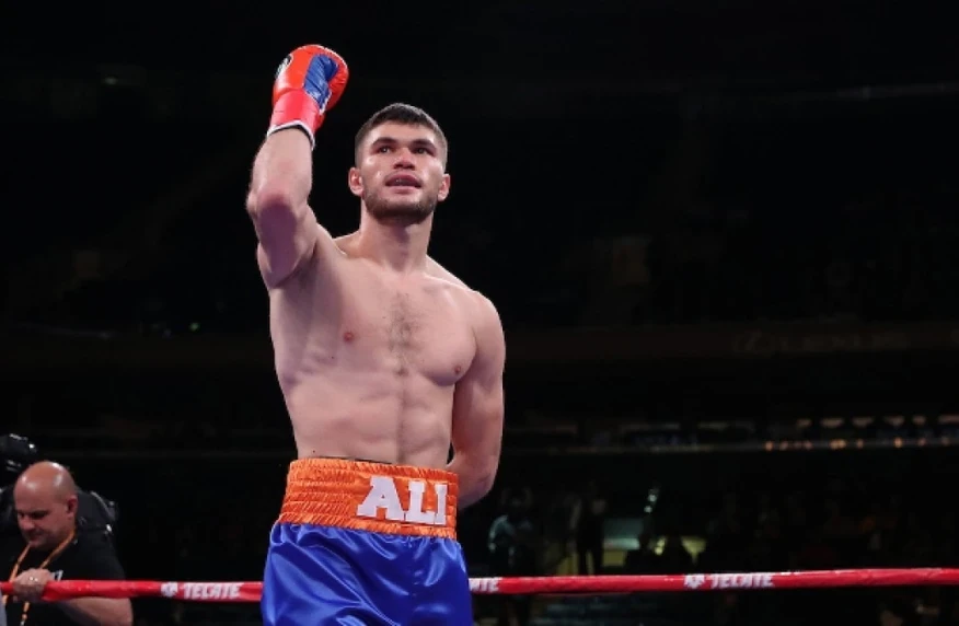 Али Ахмедов IBF чемпиондық жекпе-жегін өткізеді Али Ахмедов IBF чемпиондық жекпе-жегін өткізеді