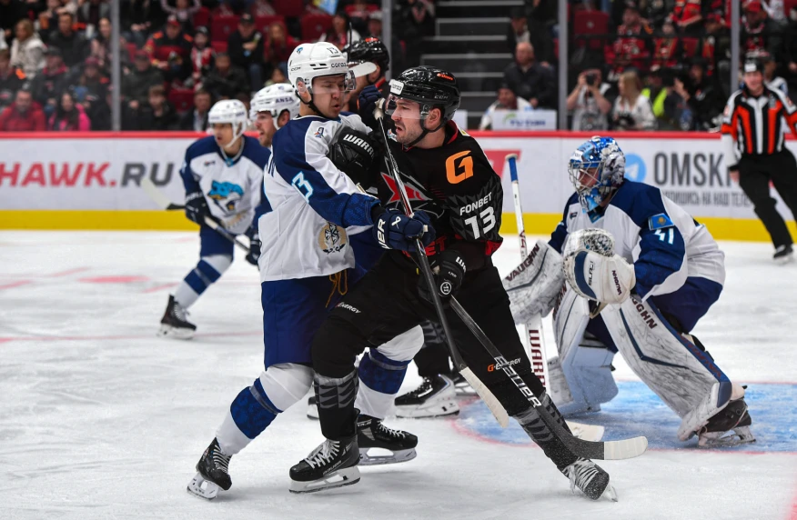 Барыс уступил в Омске в 400-м матче Кравца Барыс уступил в Омске в 400-м матче Кравца