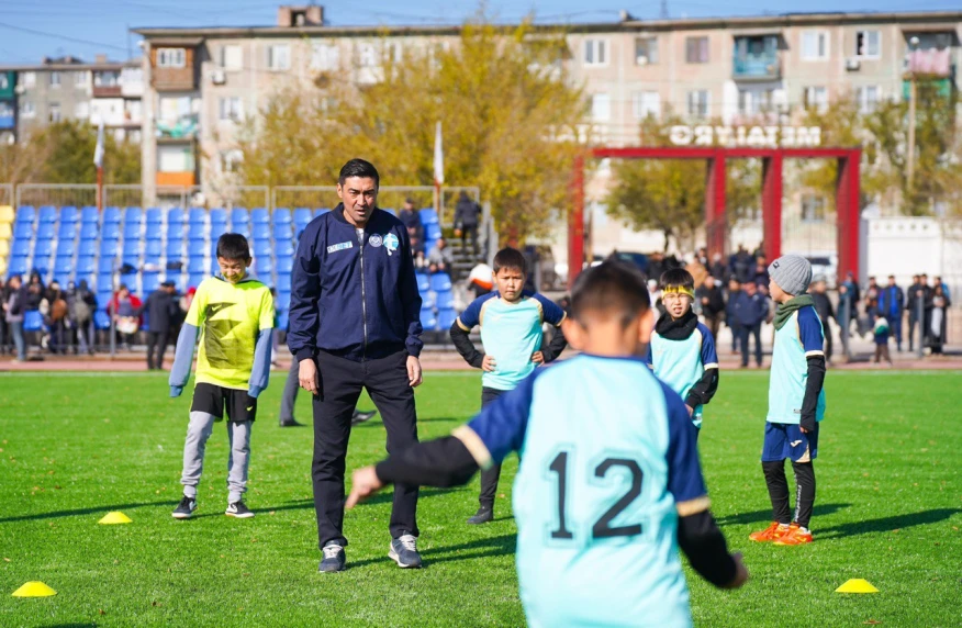 В Балхаше открыто новое футбольное поле В Балхаше открыто новое футбольное поле