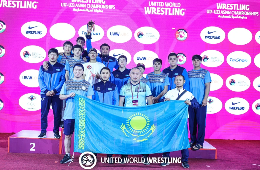 17 жасқа дейінгі балуандар Азия чемпионатының командалық есебінде үшінші орын иеленді 17 жасқа дейінгі балуандар Азия чемпионатының командалық есебінде үшінші орын иеленді