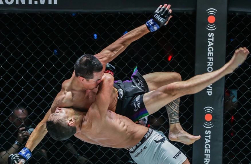 Кайрат Ахметов проведет схватку с чемпионом Bellator Кайрат Ахметов проведет схватку с чемпионом Bellator