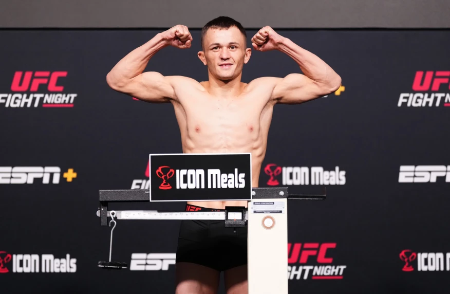 Алмахан в весе перед боем на UFC 315 Алмахан в весе перед боем на UFC 315