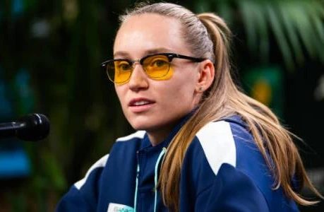 Елена Рыбакина об отказе участвовать на Олимпиаде: Сожалею, что не смогла выступить Елена Рыбакина об отказе участвовать на Олимпиаде: Сожалею, что не смогла выступить