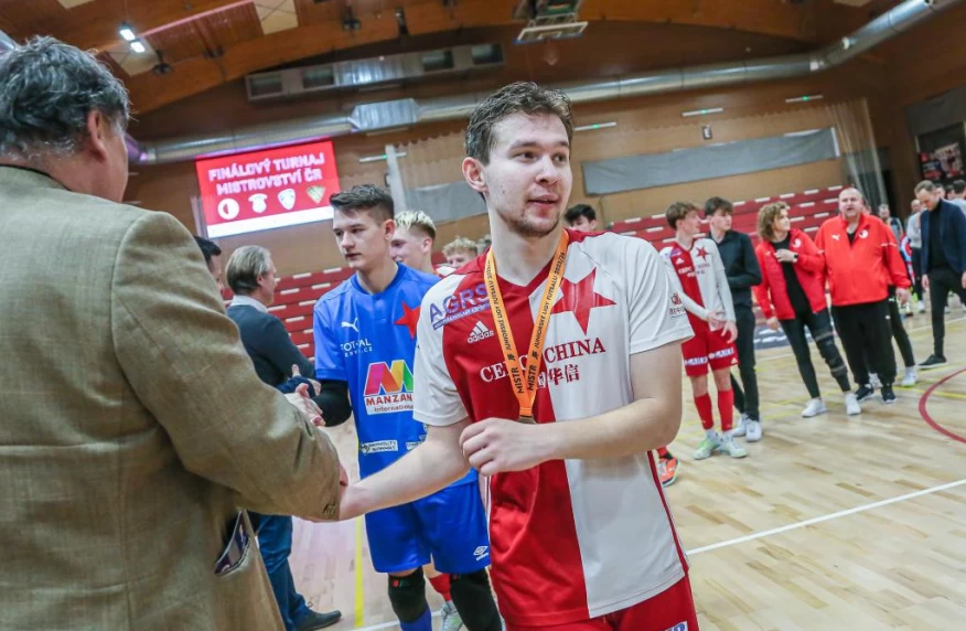 Казахстанский футзалист стал чемпионом Чехии Казахстанский футзалист стал чемпионом Чехии