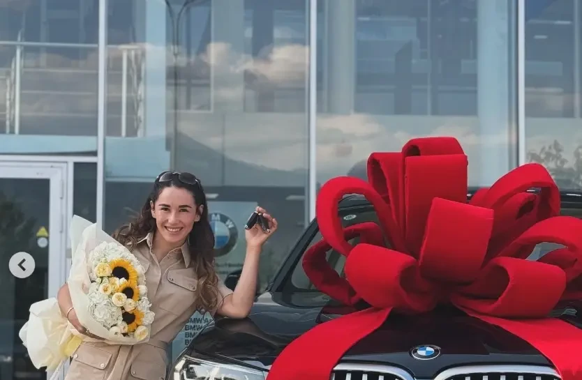 Абиба Абужакынова получила в подарок третий автомобиль Абиба Абужакынова получила в подарок третий автомобиль