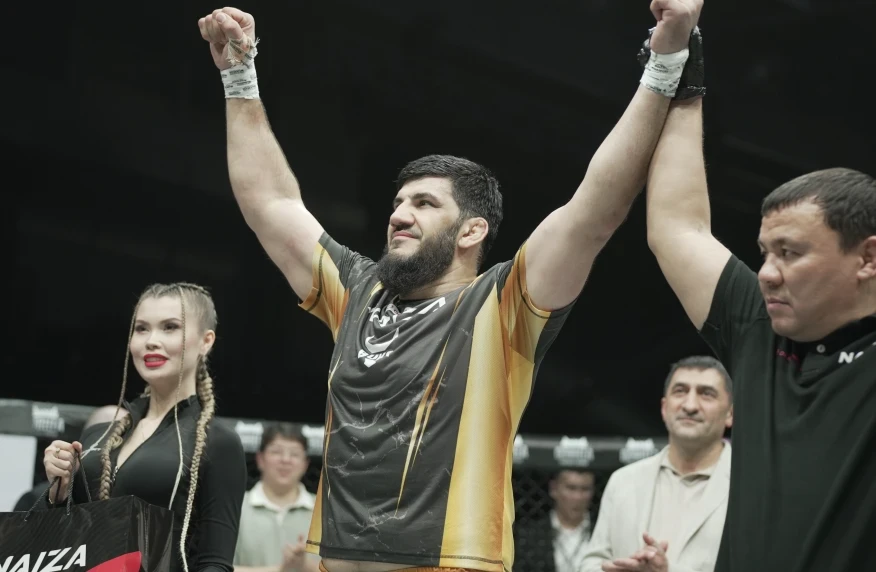 Хусейн Адамов NAIZA лигасының чемпиодық белбеуін қорғады (видео) Хусейн Адамов NAIZA лигасының чемпиодық белбеуін қорғады (видео)