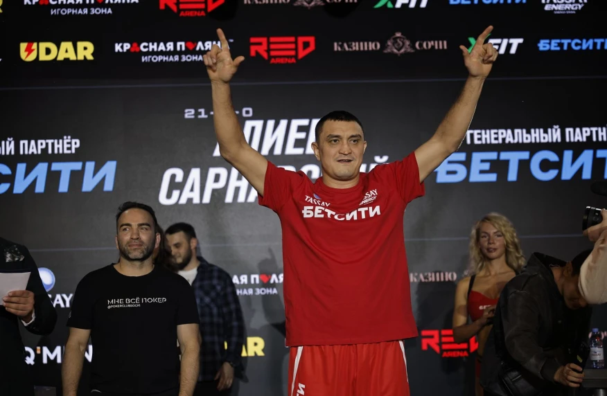 Адиль Боранбаев победил Владимира Осипова на AMC Fight Nights 125 Адиль Боранбаев победил Владимира Осипова на AMC Fight Nights 125