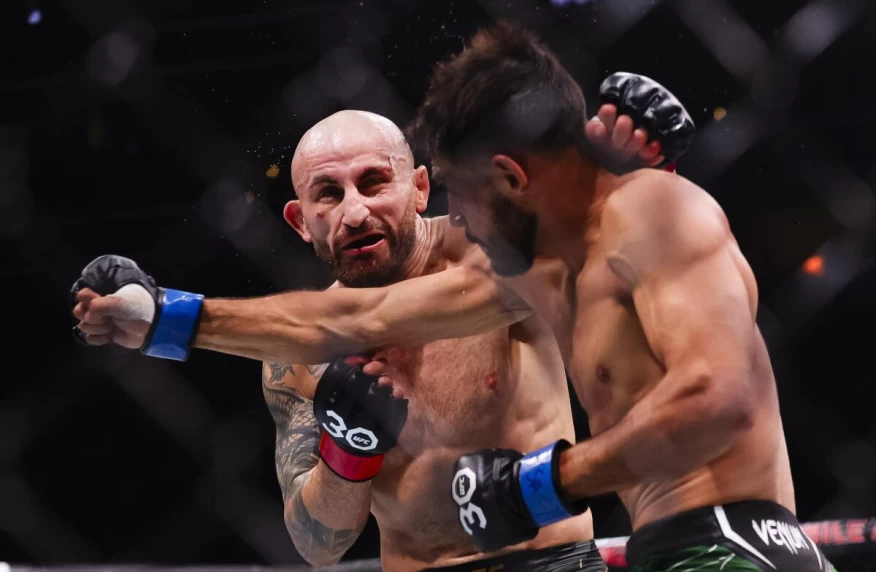 Кто заработает больше всех на UFC 298? Кто заработает больше всех на UFC 298?
