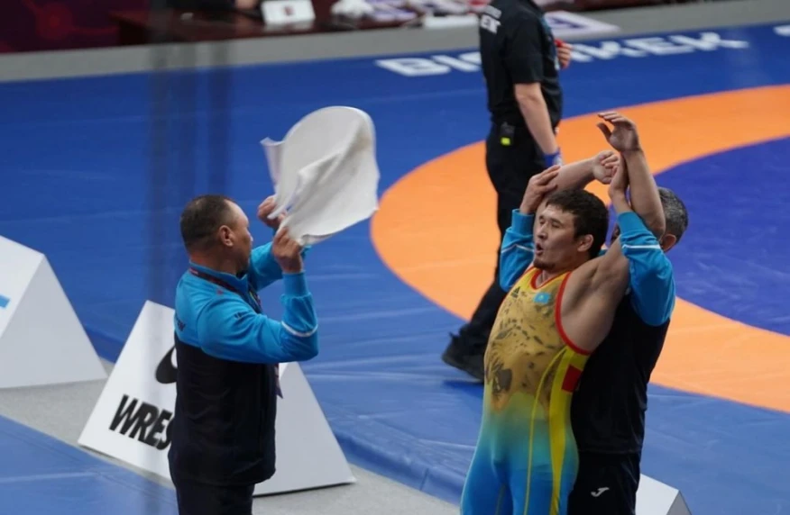 Азамат Омиржанов уступил в поединке за «бронзу» чемпионата Азии Азамат Омиржанов уступил в поединке за «бронзу» чемпионата Азии