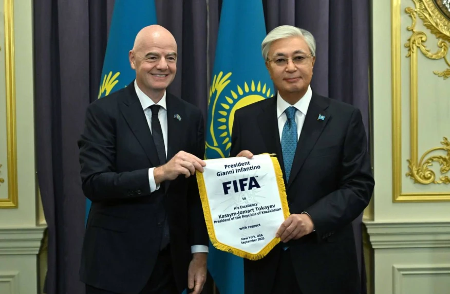 Мемлекет басшысы FIFA президентін қабылдады Мемлекет басшысы FIFA президентін қабылдады