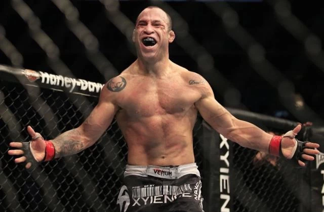 Бразильский боец будет включен в зал славы UFC Бразильский боец будет включен в зал славы UFC