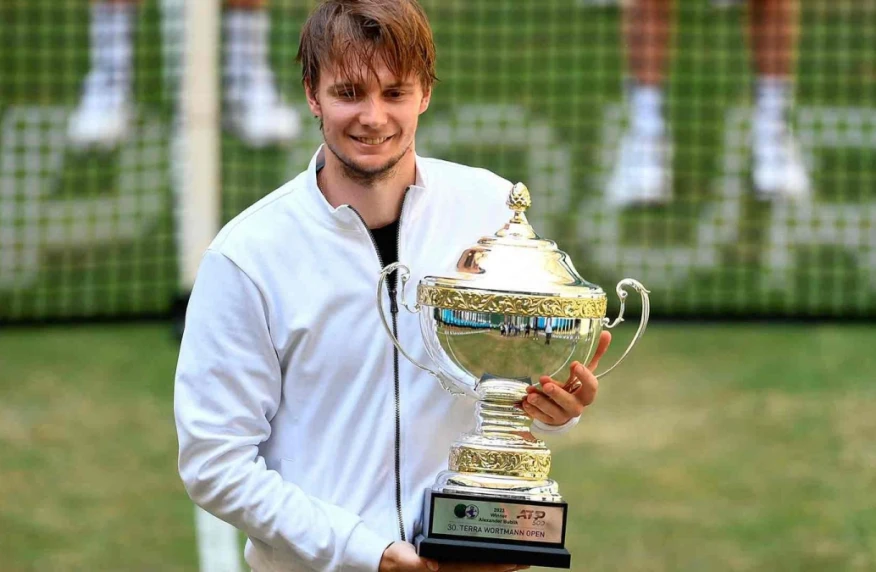 Александр Бублик — двукратный чемпион турнира ATP 500 в Галле Александр Бублик — двукратный чемпион турнира ATP 500 в Галле