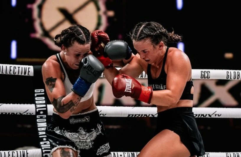 Первая казахстанка в UFC дебютировала в профи боксе Первая казахстанка в UFC дебютировала в профи боксе