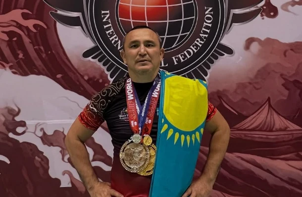 Махметов выиграл Чемпионат мира по джиу-джитсу Махметов выиграл Чемпионат мира по джиу-джитсу