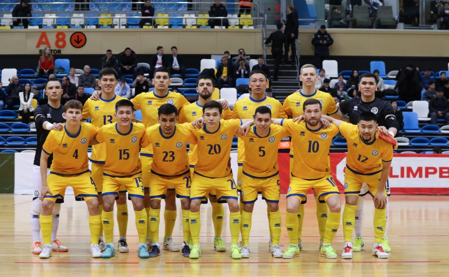 Анасы мен қызы жыныстық қатынасқа түсуде Порно на Dom 2 секс видео шоу Liberzh трахают