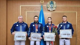 Парижде өткен Паралимпиада жүлдегерлеріне пәтер кілті табысталды