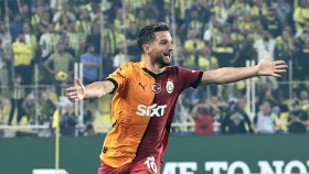 «Галатасарай» обыграл «Фенербахче» в стамбульском дерби (видео)