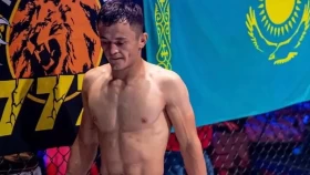 Жумагулов дал совет Алмахану после поражения от Нурмагомедова