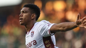 «Трабзонспор» сокращает отставание от лидера (видео)