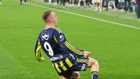 «Фенербахче» одержал победу в стамбульском дерби (видео)