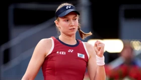 Елена Рыбакина с уверенной победы стартовала на «Ролан Гаррос»