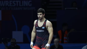 Жарлыкасын и Евлоев поборятся за бронзу ЧМ. Где и во сколько смотреть