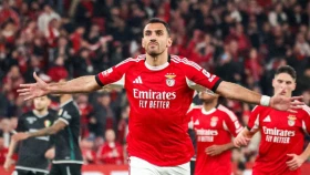 Дубль Павлидиса помог «Бенфике» разгромить «Эштрелу» (видео)