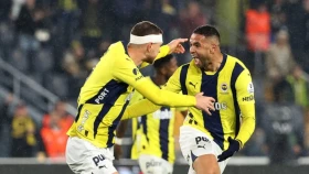 «Фенербахче» выиграл в стамбульском дерби (видео)