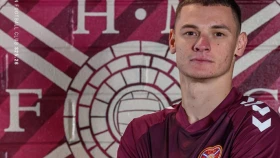 Чесноков официально объявлен в «Хартсе»