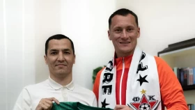 Голкипер сборной Казахстана Игорь Шацкий перешел в «Актобе»