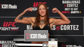 Мария Агапова сделала вес перед боем с Сантос