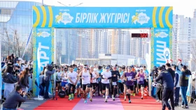 «Бірлік жүгірісі»: Астанада 2000-ға жуық әуесқой желаяқ сынға түсті