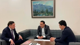 Министр туризма и спорта РК Ермек Маржикпаев принял генерального директора Sport Plus Qazaqstan Олжаса Абраева