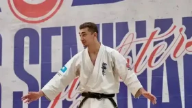 Казахстанец Анджей Кинзерский выиграл «турнир чемпионов» по каратэ в Японии