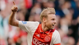 «Аякс» продолжает погоню за ПСВ (видео)