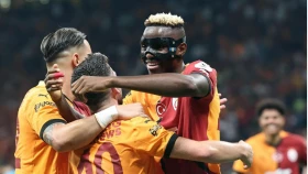 «Галатасарай» разгромил «Ризеспор» и вернул себе первое место (видео)