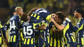 «Фенербахче» разгромил «Газиантеп» (видео)