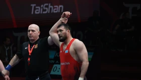 Сыздыков за золото и 4 шанса за бронзу. Где и во сколько смотреть финальные схватки первого дня Чемпионата Азии