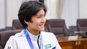 Өзімнің мықты екенімді дәлелдеймін: қазақстандық 15 жасар хоккейші америкалық клубқа ауысты