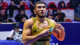 Ризабек Айтмухан победил в дебютной схватке на турнире в Таразе