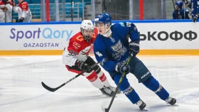 Қазақстандықтар Оразов пен Ляпунов МХЛ-дың үздіктері атанды