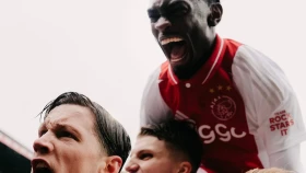 «Аякс» - новый лидер Эредивизи (видео)