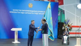 Олжас Бектенов паралимпиада ұлттық құрамасының мүшелеріне Мемлекеттік Туды табыстады