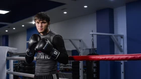 Мейвезермен бірге жаттыққан Ахмедов Ирландияда алғашқы жекпе-жекті өткізеді. Али Ахмедовтың — Пьер Дибомбе жекпе-жегін қайда көруге болады