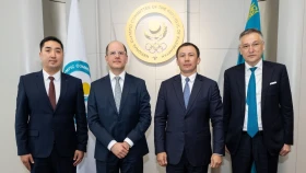 Геннадий Головкин провёл встречу с генеральным секретарём FIBA