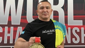 Айдар Махметов - чемпион мира по грепплигу