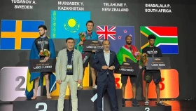 Казахстанец стал трехкратным чемпионом мира по ММА в Джакарте