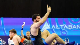 Казахстанцы завоевали две медали ЧМ по борьбе