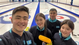 Казахстан пробился в плей-офф ЧМ по керлингу